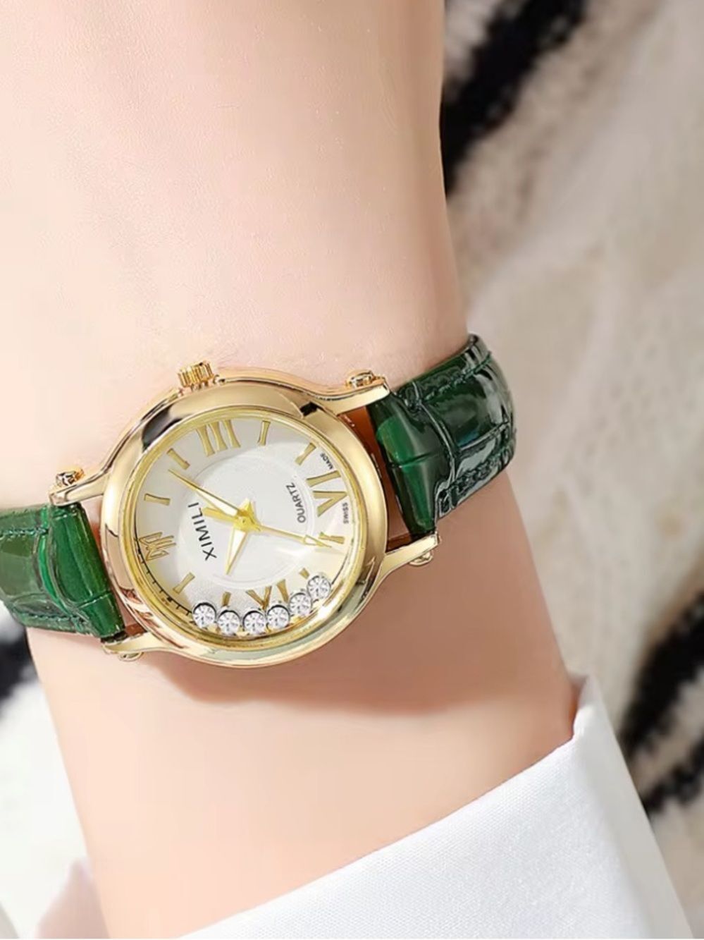 Chopard-Styling Ladies Floating Diamonds 25mm Wristwatch - Picture 3 of 5